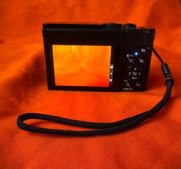 Panasonic Lumix DC-TZ99 (20.3MP) - 30x Optical Zoom + Tripé pega Panasonic DMW-SHGR2