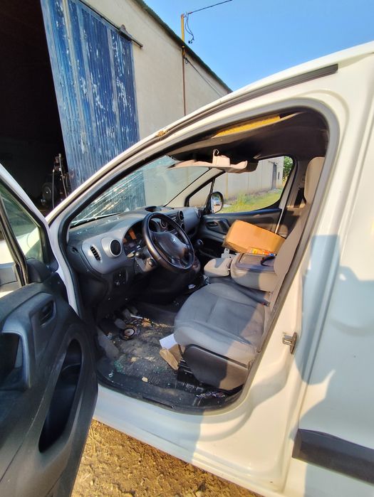 Peugeot Partner Frio acidentada