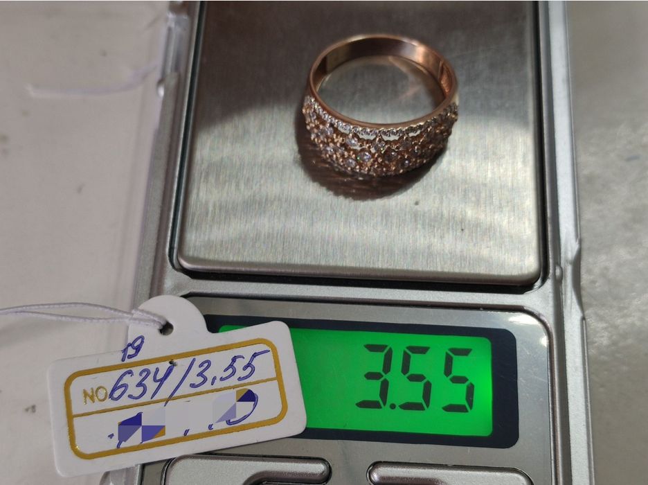 Кольцо золотое р19, вес 3.55