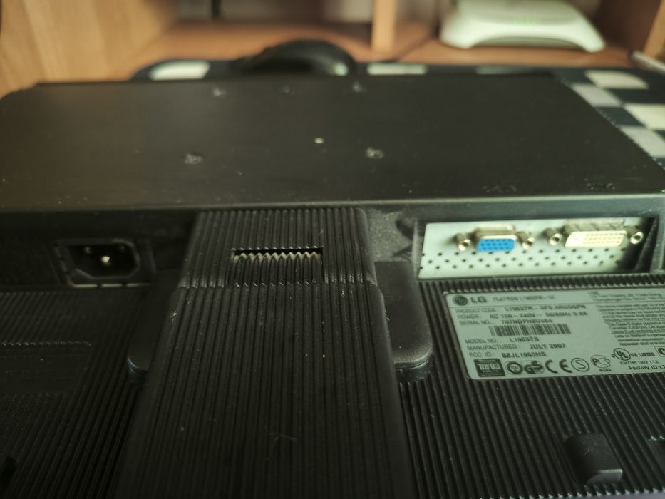 Монітор вживаний  Flatron 1953 TR, BenQ Q20WS 19