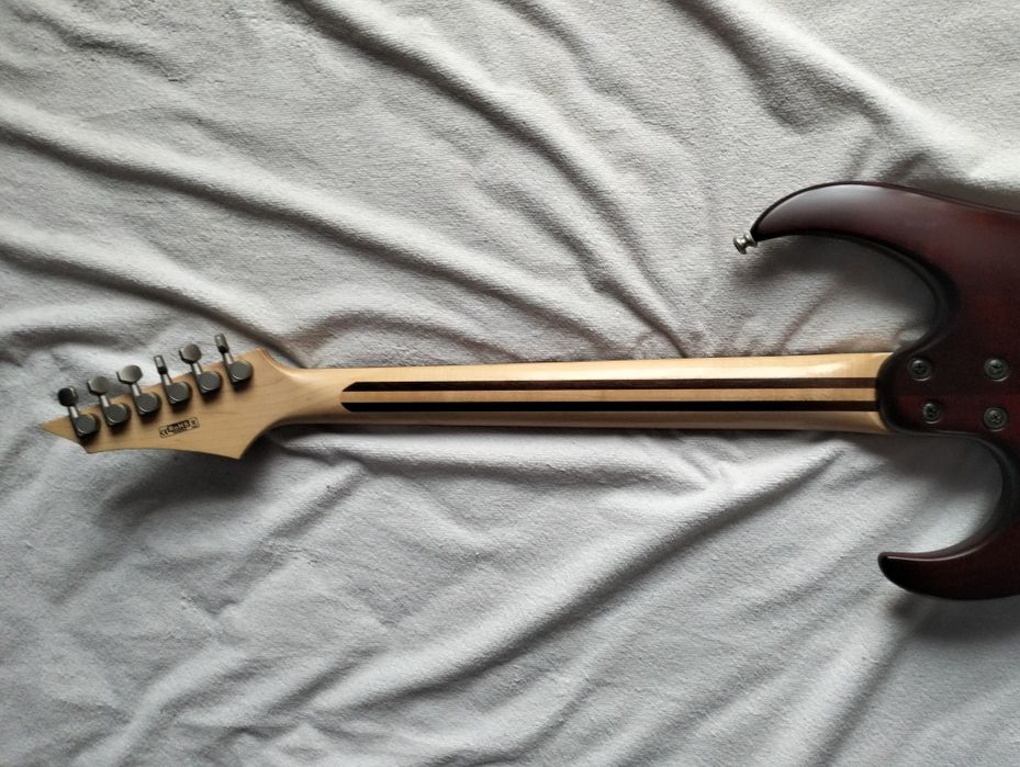 Продаю гитару Cort