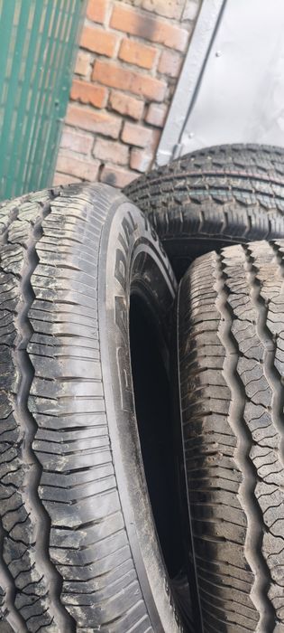 Продам літню , практично нову, резину  245/70/16