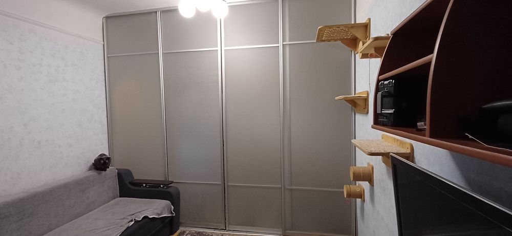 Скляні розсувні двері