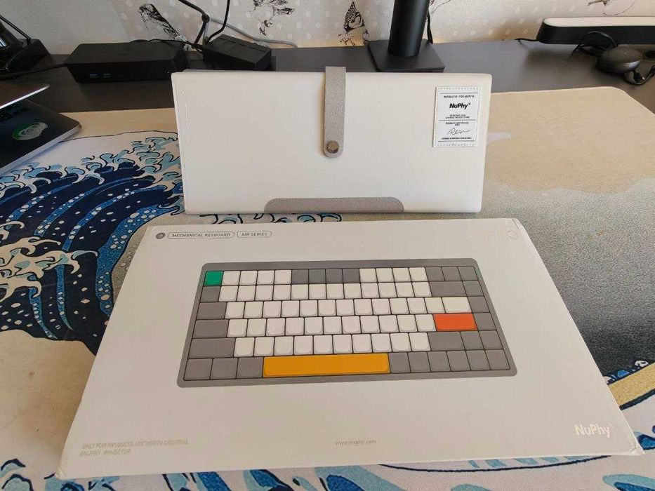 NuPhy Air75 V2 — klawiatura mechaniczna 75%, bezprzewodowa, szara + NuFolio + podkładka pod nadgarstek — komplet, oryginalne opakowanie