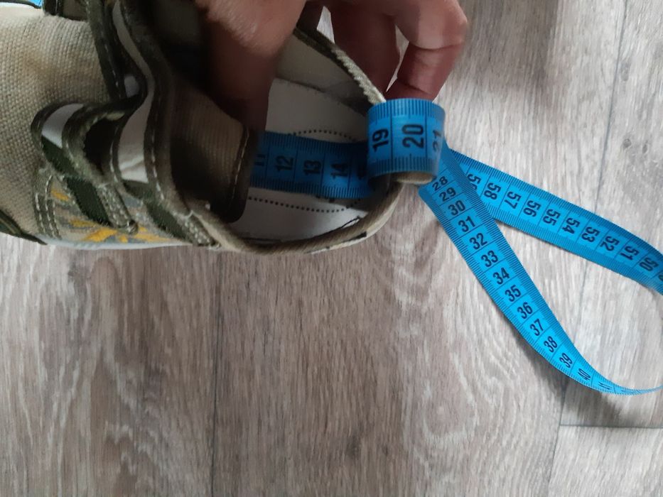 Продам босоніжки для хлопчика