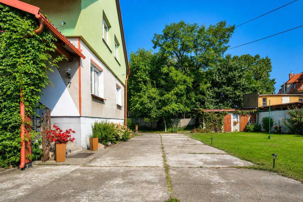 Przytulny parter z dużą piwnicą – Modrzyca 182 m² – od właścicielia