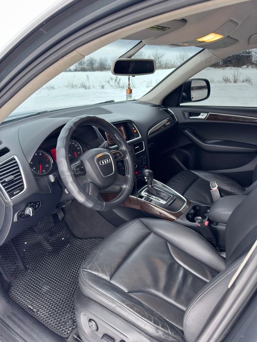 Продам Ауді Q5 в гарному стані