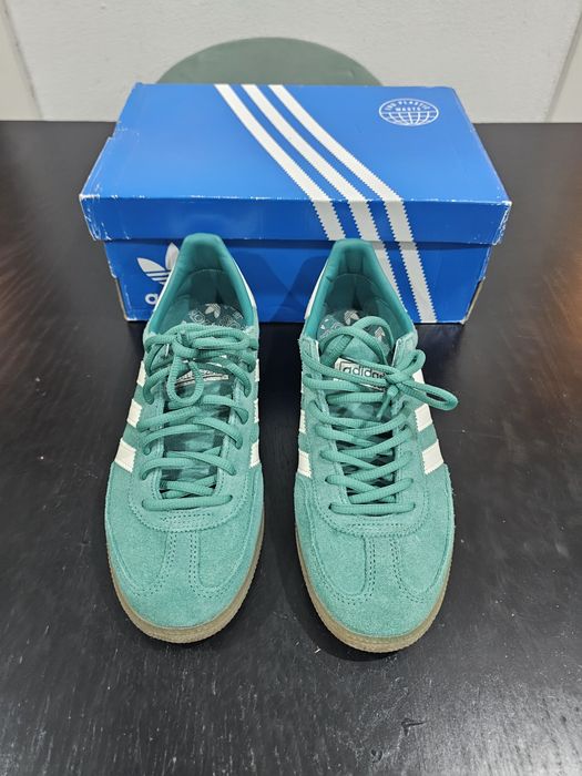 Adidas original novos número 40 usados 2 vezes. Excelente estado!!