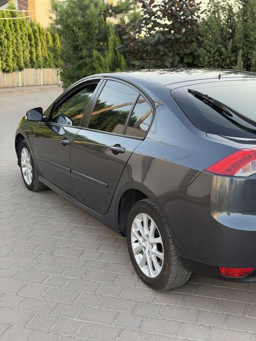 Renault Laguna III гарний стан, чудова техніка.