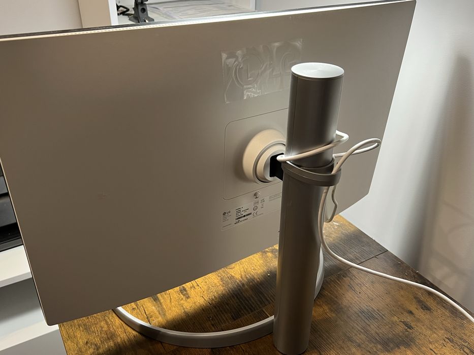 Monitor LG 27" 4K UHD (27UP850K) / IPS / USB-C / Stan BDB