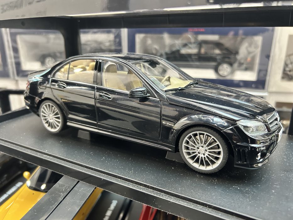 UNIKAT AUTOart Mercedes C63 AMG 1/18