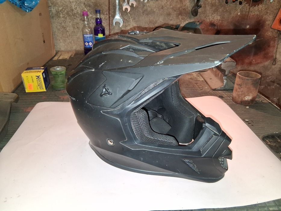 Kask na cross do Sprzedaży