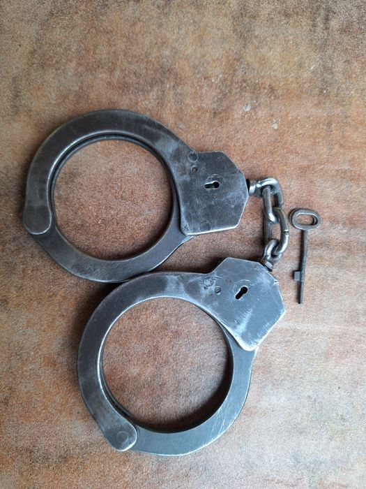 Kajdanki szczekowe ppst Milicja MO