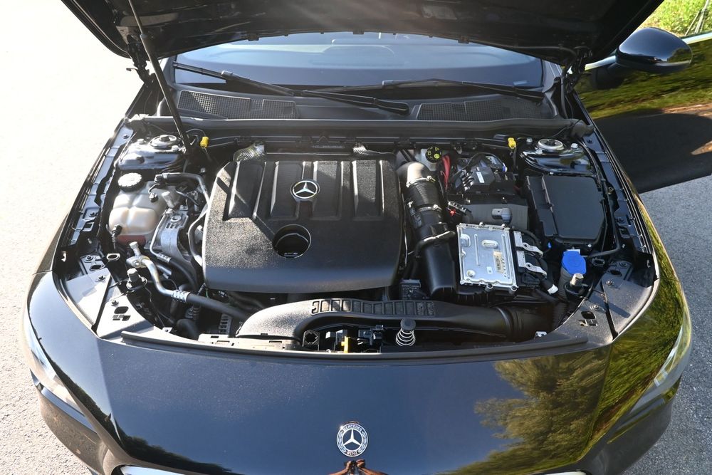 MERCEDES CLA 180d Shooting Break AMG Line — photo 4
