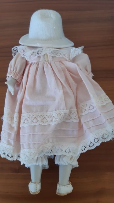 Boneca de porcelana