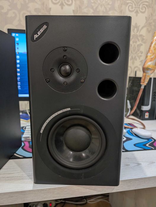 студійні монітори Alesis m1 active mk2