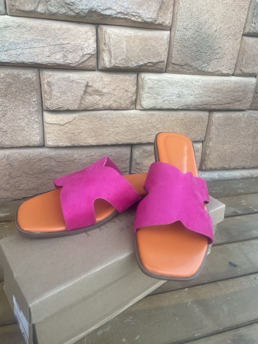 Klapki w stylu hermes 41