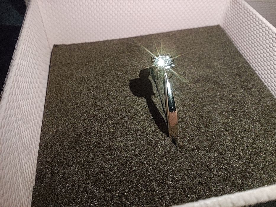 Pierścionek zaręczynowy z brylantem 585