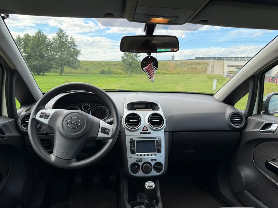 Opel Corsa D 1.2 Enjoy 2011