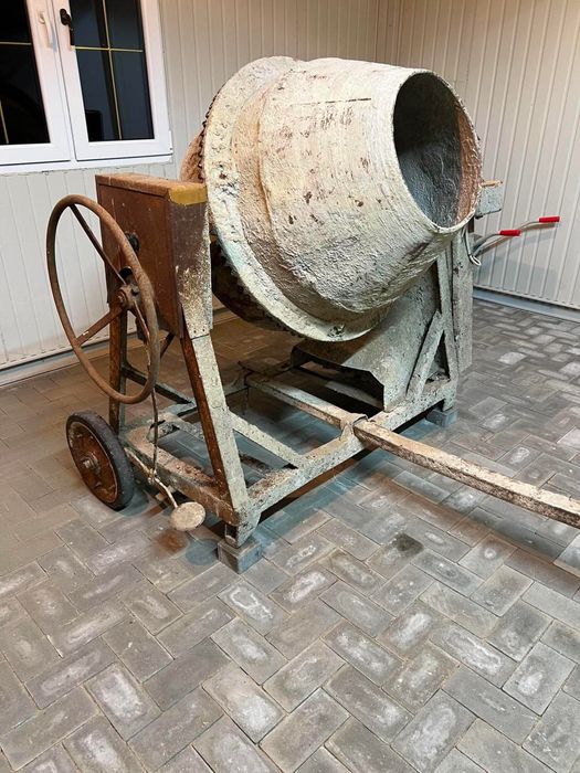 Betoniarka 200 L