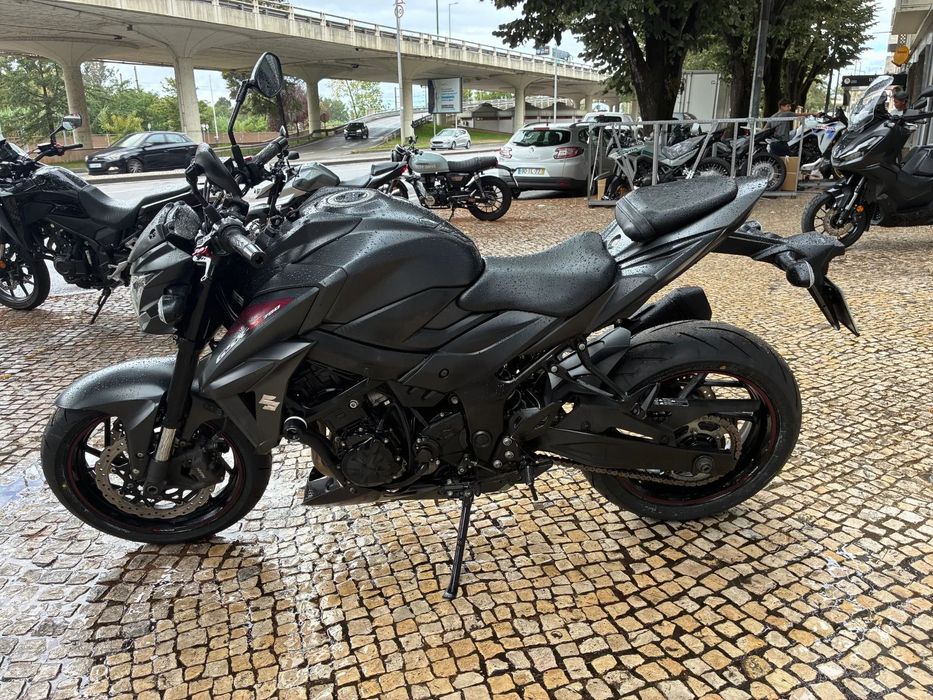 Suzuki GSX  750 S