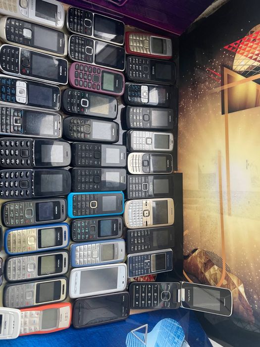 Кнопкові телефони Nokia Лот