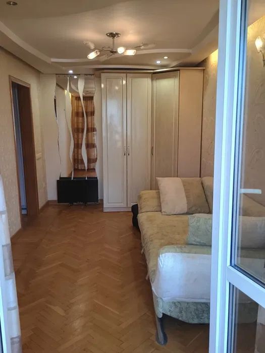 l Продається двокімнатна квартира в самому Центрі!
