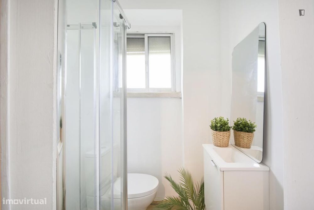 Quarto - localizado em Alvalade Lisbon