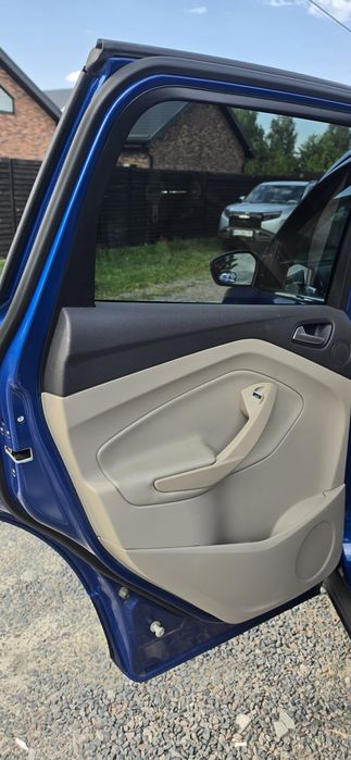 автомобиль  ford escape