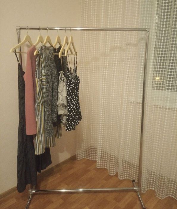 Стойка для одежды