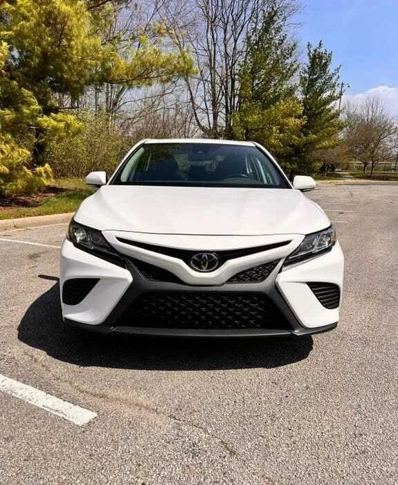 Продам автомобіль Toyota Camry 2019 року