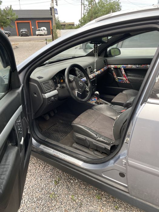 В продажі на Lotus Auto Hub (Opel Signum)