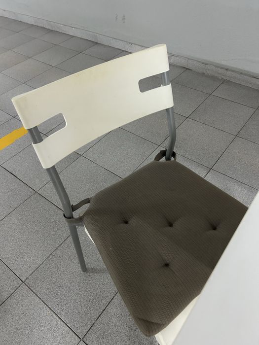 Mesa Cozinha IKEA VIHALS c/ 2 Cadeiras