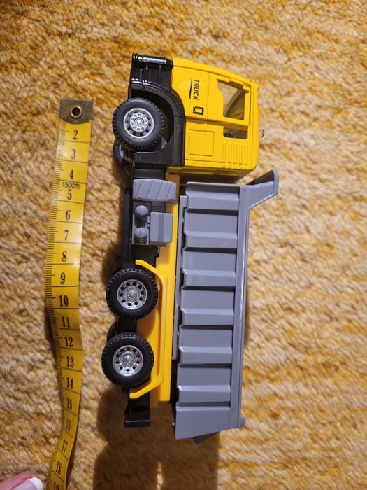 Zabawka wywrotka pojazd auto 'nakręcane' metalowe paka plastik