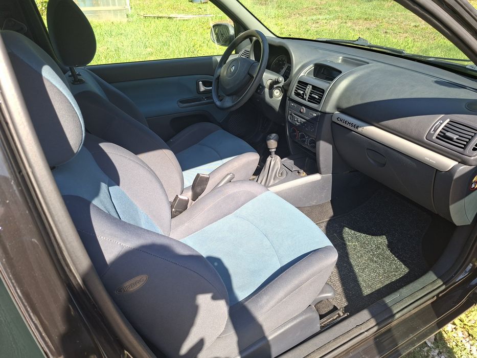 Renault  Clio 2 1.2 16 v 2003 r.