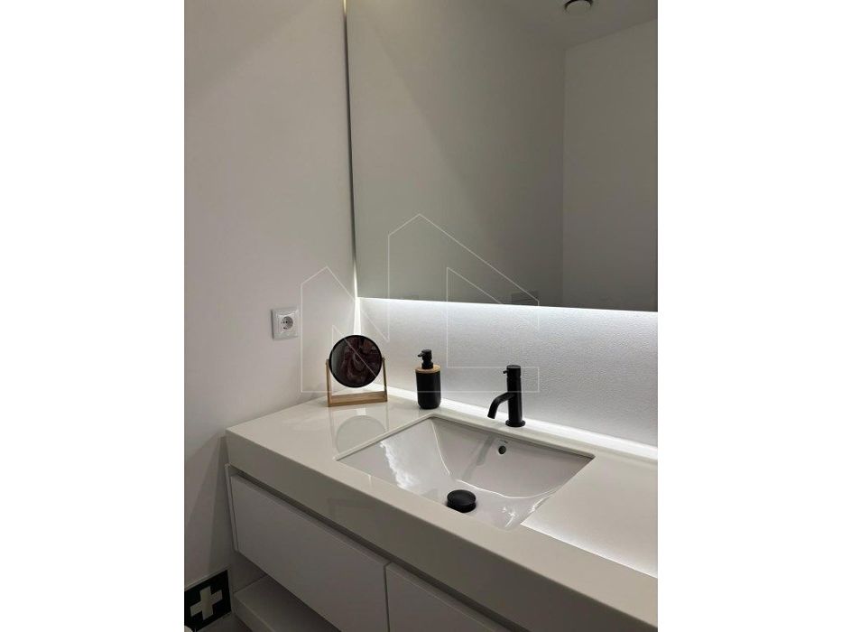 Apartamento com Mezanino NOVO | Av. Lourenço Peixinho | Centro de A...