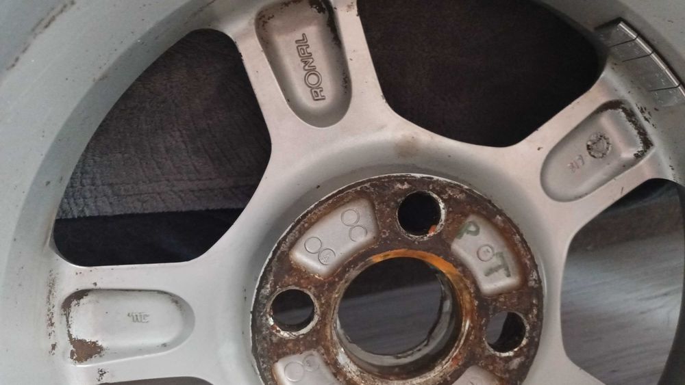 Opony 185/65/R15 z felgami aluminiowymi