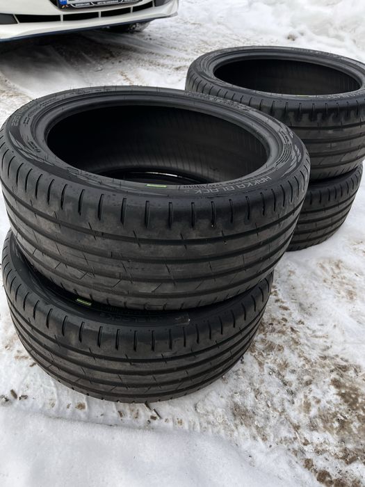 Літня резина nokian 235.40 18 в гарному стані