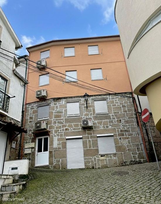 Prédio com 5 apartamentos - Termas - S. P. Sul