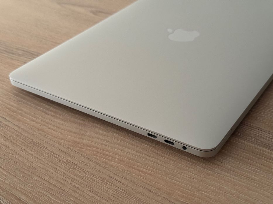 Macbook Pro 13 2020 Intel i7 32GB 2TB 4 x Thunderbolt FAKTURA