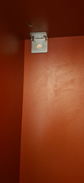 Movel de parede vermelho