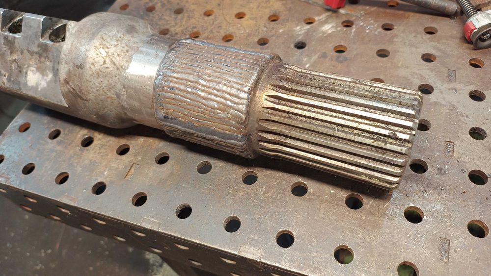 Токарні, Фрезерні, Свердлильні та Зварювальні роботи.