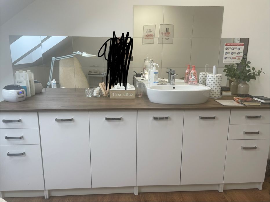 Meble  do salonu kosmetycznego , fryzjerskiego  umywalka