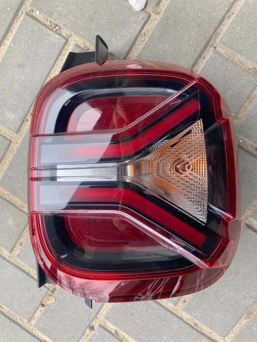 DUSTER II 2 LIFT 21-24 lampa prawy tyl PRAWA oryginal EUROPA /wysylka