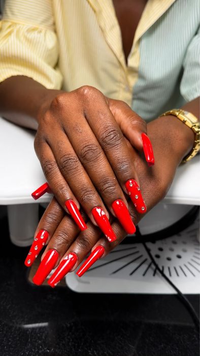Nail designer/manicure