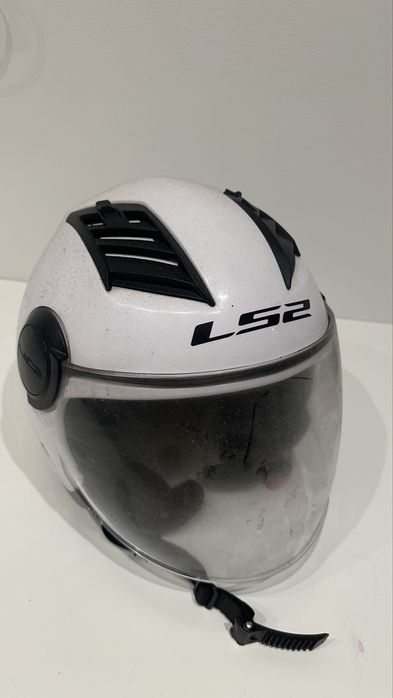 Capacete semi-novo LS2