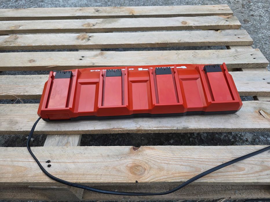 HILTI C 4/36-MC4 ładowarka 4 stanowiskowa prostownik