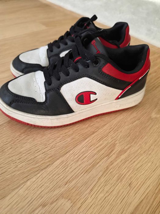 Buty młodzieżowe sneakersy Champion czarno-biało-czerwone r. 37.5