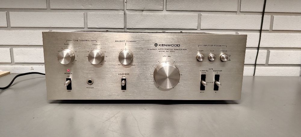 Wzmacniacz stereo KENWOOD KA-3300 Integra. Vintage