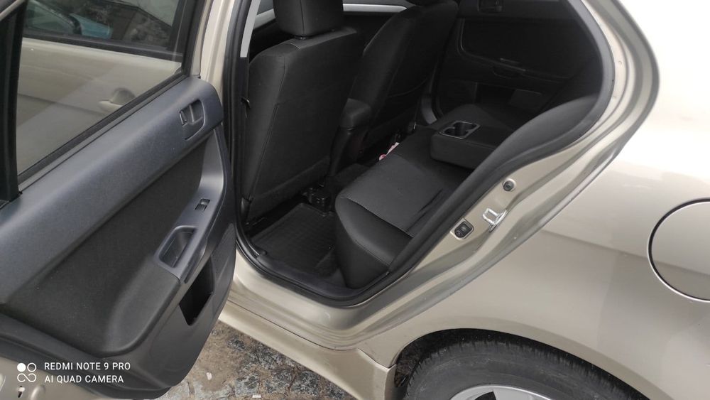 Продам належний не крашений автомобиль.